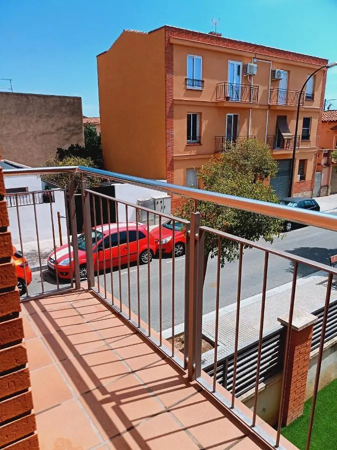 Chalet Amplio Con Jardin Y Zona Barbacoa. Reus