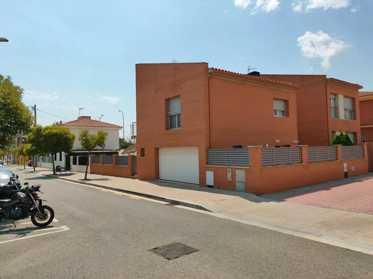 Holiday home Chalet Amplio Con Jardin Y Zona Barbacoa. Reus